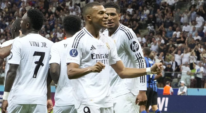 Panas Sebelum Kick-off! Mbappé dan Rekan Diteror Kembang Api Jelang Laga Bayern vs Madrid